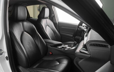 Toyota Camry, 2021 год, 3 149 000 рублей, 10 фотография