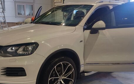 Volkswagen Touareg III, 2013 год, 2 500 000 рублей, 2 фотография