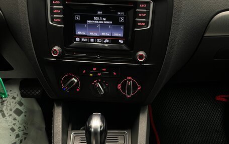 Volkswagen Jetta VI, 2017 год, 1 100 000 рублей, 24 фотография
