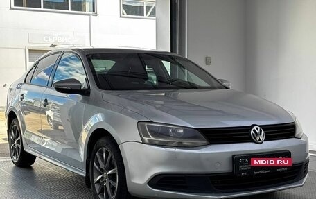 Volkswagen Jetta VI, 2013 год, 849 000 рублей, 3 фотография