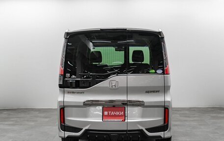 Honda Stepwgn IV, 2018 год, 2 250 000 рублей, 5 фотография