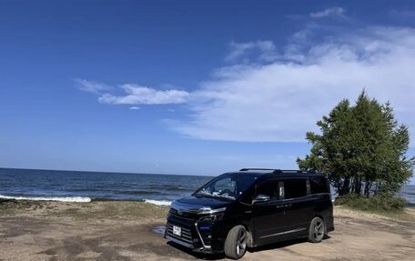 Toyota Voxy III, 2018 год, 2 385 000 рублей, 6 фотография