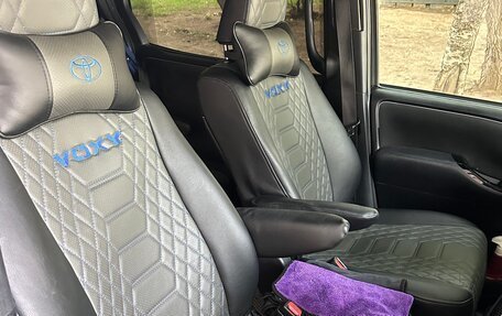 Toyota Voxy III, 2018 год, 2 385 000 рублей, 15 фотография