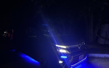 Toyota Voxy III, 2018 год, 2 385 000 рублей, 21 фотография