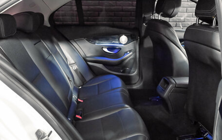 Mercedes-Benz C-Класс, 2017 год, 2 450 000 рублей, 19 фотография