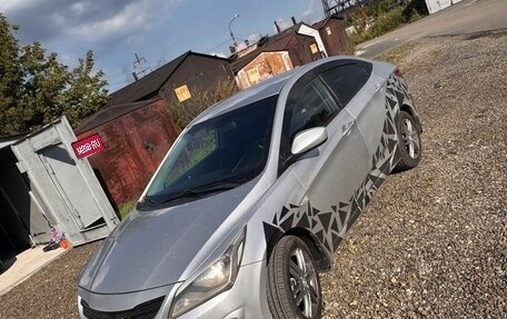 Hyundai Solaris II рестайлинг, 2016 год, 820 000 рублей, 1 фотография