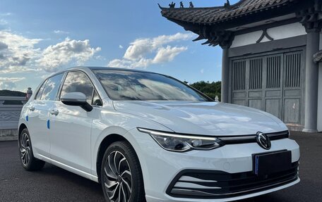 Volkswagen Golf VIII, 2021 год, 1 677 000 рублей, 1 фотография