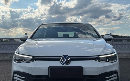 Volkswagen Golf VIII, 2021 год, 1 677 000 рублей, 2 фотография