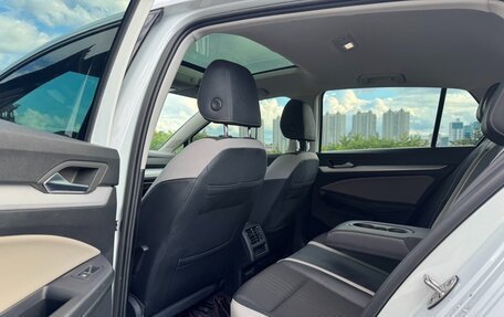 Volkswagen Golf VIII, 2021 год, 1 677 000 рублей, 19 фотография