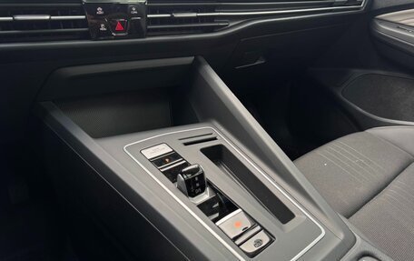 Volkswagen Golf VIII, 2021 год, 1 677 000 рублей, 16 фотография