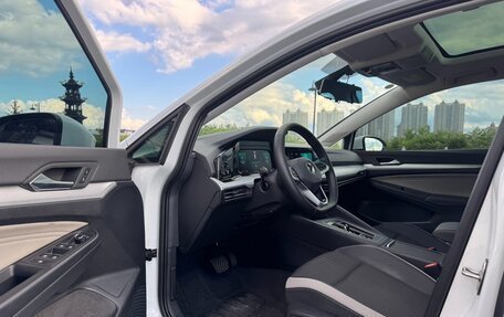 Volkswagen Golf VIII, 2021 год, 1 677 000 рублей, 18 фотография