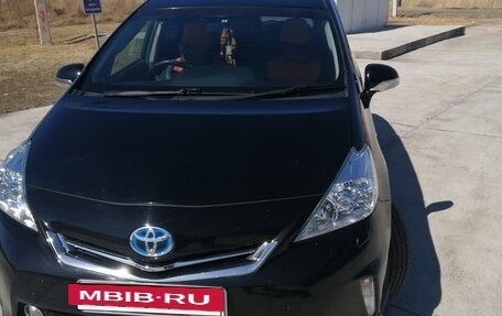 Toyota Prius Alpha I (ZVW40/41), 2013 год, 1 000 000 рублей, 2 фотография