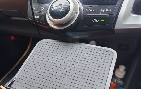 Toyota Prius Alpha I (ZVW40/41), 2013 год, 1 000 000 рублей, 13 фотография