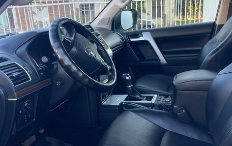 Toyota Land Cruiser Prado 150 рестайлинг 2, 2017 год, 4 850 000 рублей, 10 фотография