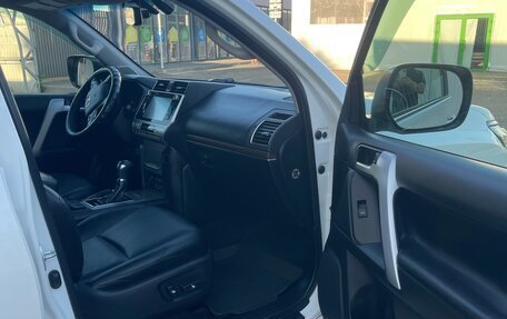 Toyota Land Cruiser Prado 150 рестайлинг 2, 2017 год, 4 850 000 рублей, 18 фотография