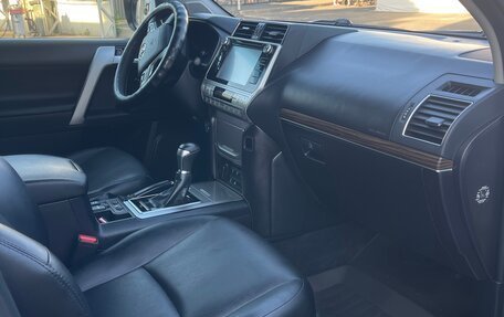 Toyota Land Cruiser Prado 150 рестайлинг 2, 2017 год, 4 850 000 рублей, 13 фотография