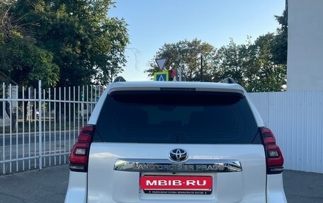 Toyota Land Cruiser Prado 150 рестайлинг 2, 2017 год, 4 850 000 рублей, 6 фотография