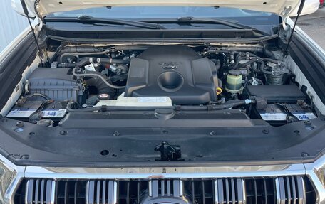 Toyota Land Cruiser Prado 150 рестайлинг 2, 2017 год, 4 850 000 рублей, 22 фотография