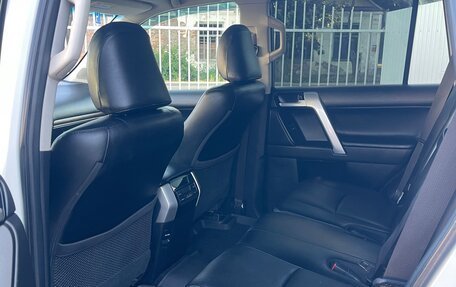 Toyota Land Cruiser Prado 150 рестайлинг 2, 2017 год, 4 850 000 рублей, 19 фотография