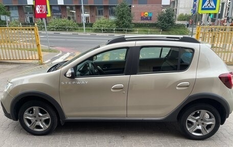 Renault Sandero II рестайлинг, 2020 год, 1 100 000 рублей, 2 фотография