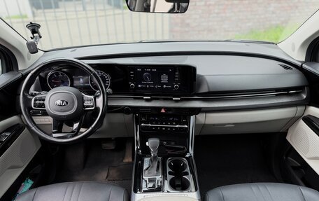 KIA Carnival, 2021 год, 3 000 000 рублей, 10 фотография