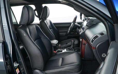 Toyota Land Cruiser Prado 150 рестайлинг 2, 2016 год, 3 999 999 рублей, 8 фотография