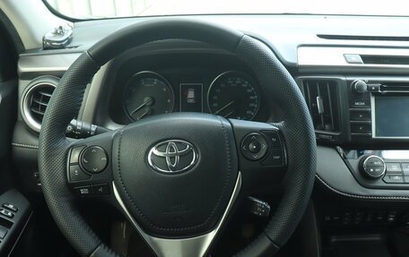 Toyota RAV4, 2016 год, 2 260 000 рублей, 13 фотография