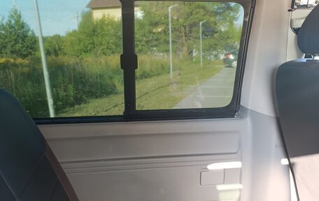 Volkswagen Caravelle T5, 2013 год, 1 980 000 рублей, 5 фотография