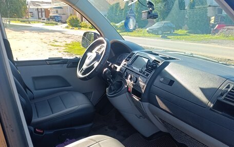 Volkswagen Caravelle T5, 2013 год, 1 980 000 рублей, 6 фотография