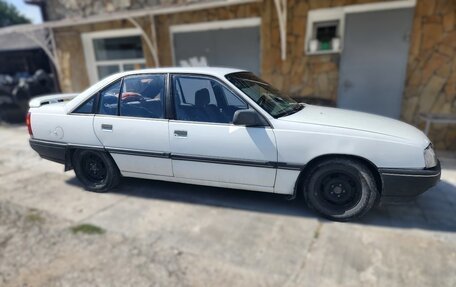 Opel Omega A, 1987 год, 100 000 рублей, 3 фотография