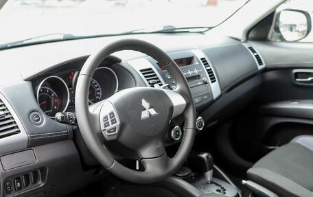 Mitsubishi Outlander III рестайлинг 3, 2011 год, 1 349 000 рублей, 9 фотография