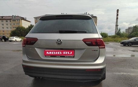 Volkswagen Tiguan II, 2020 год, 2 850 000 рублей, 2 фотография