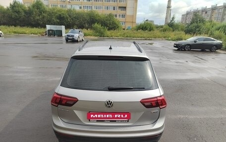 Volkswagen Tiguan II, 2020 год, 2 850 000 рублей, 10 фотография