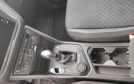 Volkswagen Tiguan II, 2020 год, 2 850 000 рублей, 38 фотография