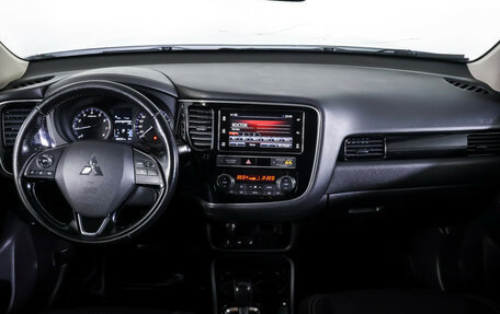 Mitsubishi Outlander III рестайлинг 3, 2019 год, 1 548 000 рублей, 12 фотография