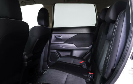 Mitsubishi Outlander III рестайлинг 3, 2019 год, 1 548 000 рублей, 11 фотография