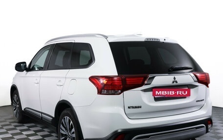 Mitsubishi Outlander III рестайлинг 3, 2019 год, 1 548 000 рублей, 7 фотография