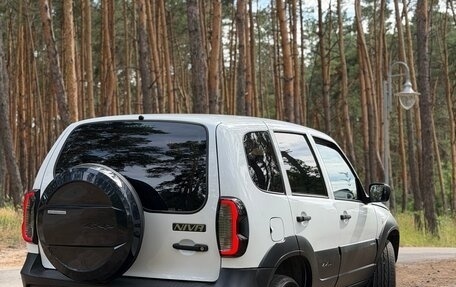 Chevrolet Niva I рестайлинг, 2018 год, 650 000 рублей, 4 фотография