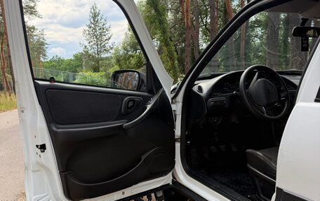 Chevrolet Niva I рестайлинг, 2018 год, 650 000 рублей, 24 фотография