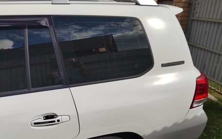 Toyota Land Cruiser 200, 2011 год, 2 300 000 рублей, 6 фотография