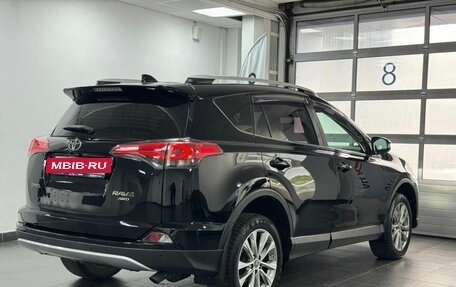 Toyota RAV4, 2018 год, 2 650 000 рублей, 6 фотография