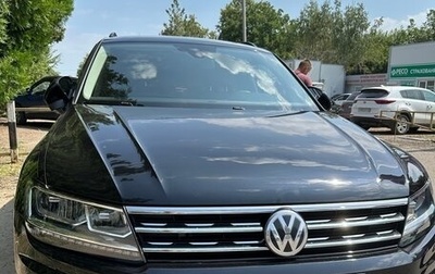Volkswagen Tiguan II, 2019 год, 2 370 000 рублей, 1 фотография