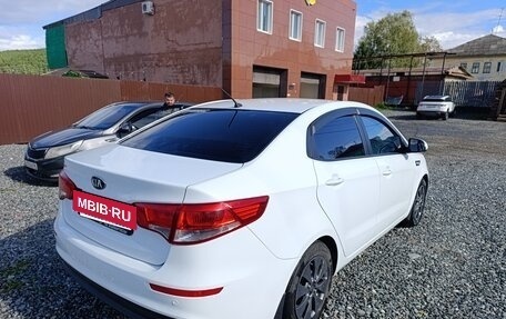 KIA Rio III рестайлинг, 2016 год, 850 000 рублей, 4 фотография