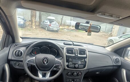 Renault Logan II, 2018 год, 700 000 рублей, 5 фотография