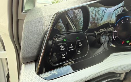 Volkswagen Golf VIII, 2022 год, 1 580 000 рублей, 12 фотография