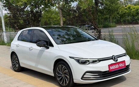 Volkswagen Golf VIII, 2022 год, 1 580 000 рублей, 3 фотография