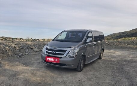 Hyundai Grand Starex Grand Starex I рестайлинг 2, 2011 год, 1 800 000 рублей, 2 фотография