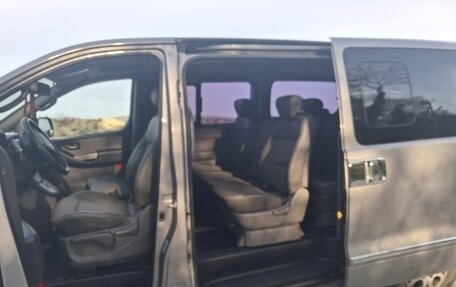 Hyundai Grand Starex Grand Starex I рестайлинг 2, 2011 год, 1 800 000 рублей, 4 фотография