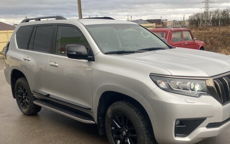Toyota Land Cruiser Prado 150 рестайлинг 2, 2020 год, 5 600 000 рублей, 7 фотография