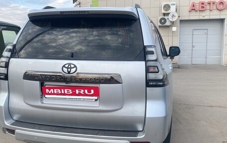 Toyota Land Cruiser Prado 150 рестайлинг 2, 2020 год, 5 600 000 рублей, 3 фотография